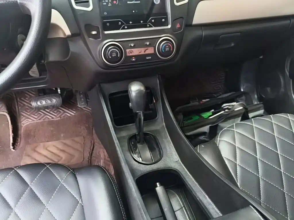 Nissan Sylphy 2018 — фото 14