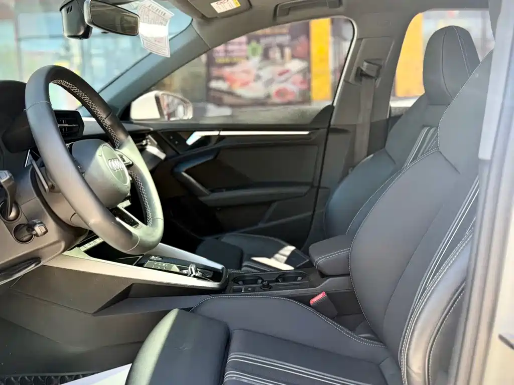 Audi A3 2023 — фото 10