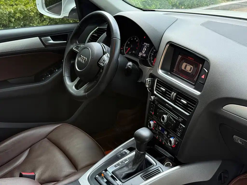 Audi Q5 2015 — фото 36
