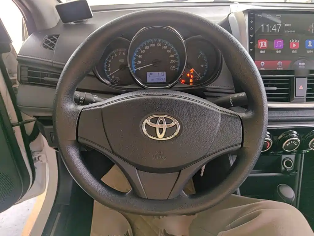 Toyota Yaris L 2018 — фото 11