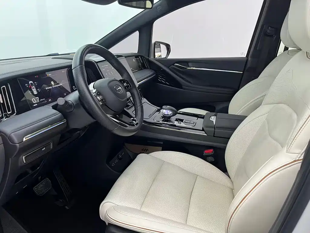 GAC Motor Trumpchi M8 2023 — фото 7