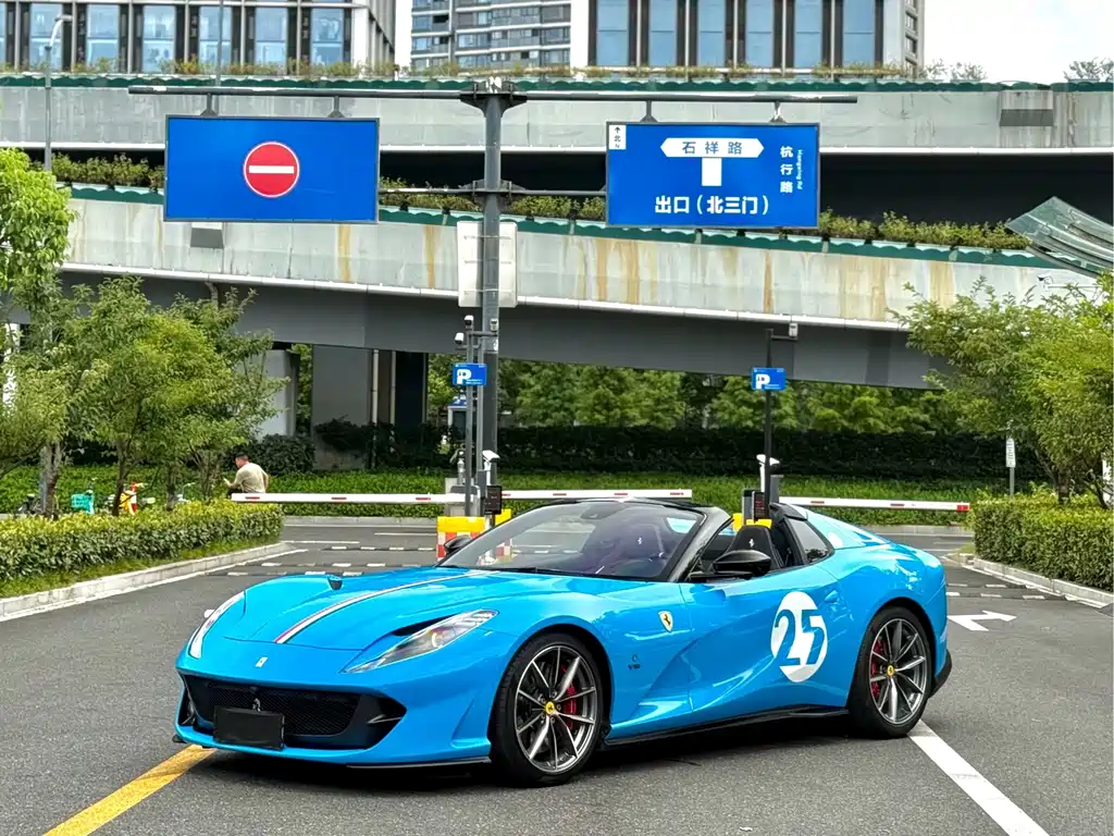 Ferrari 812 2023 — фото 3
