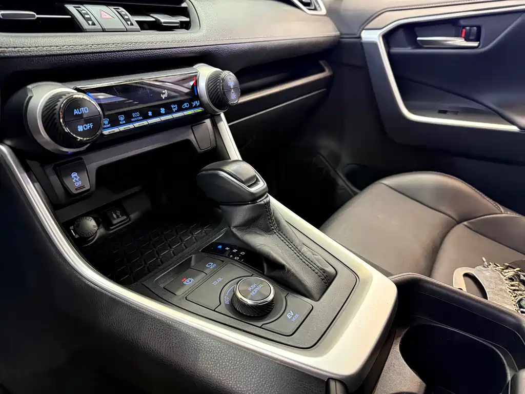 Toyota Wildlander 2022 — фото 16