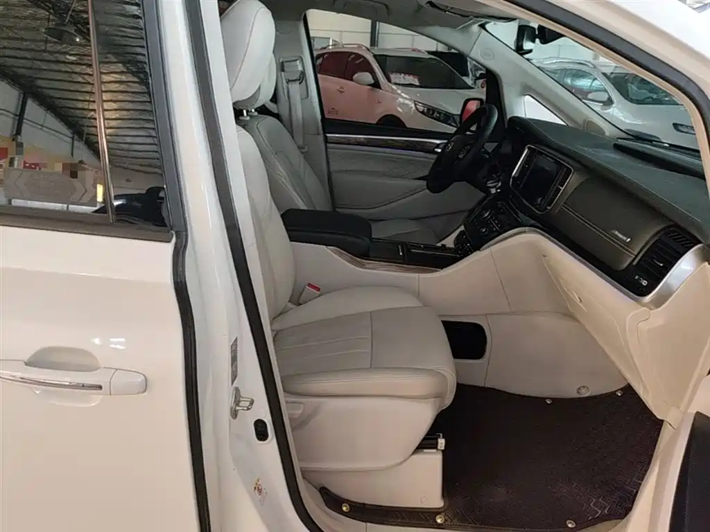 GAC Motor Trumpchi M8 2018 — фото 25