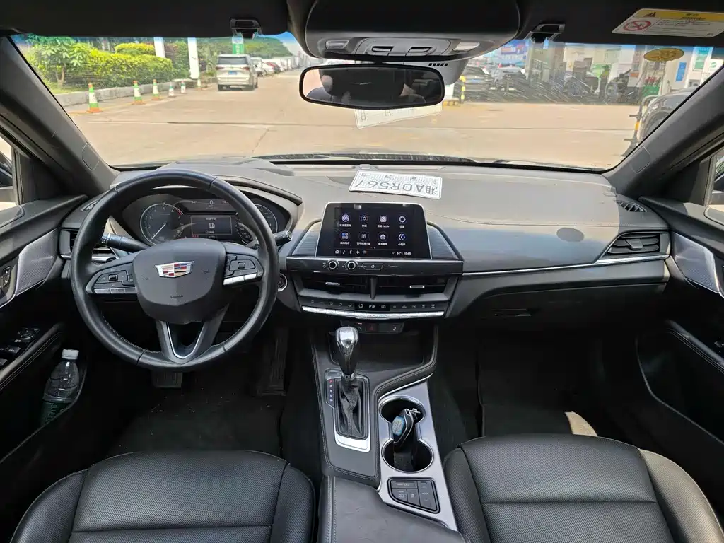 Cadillac CT4 2023 — фото 10