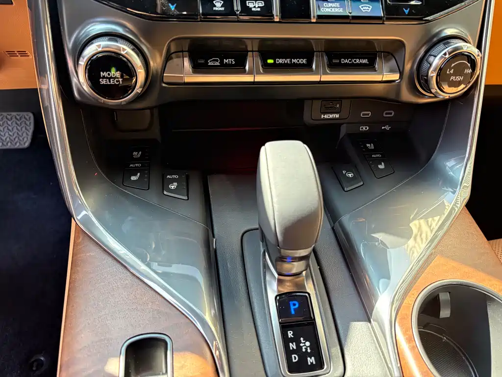 Lexus LX 2025 — фото 17
