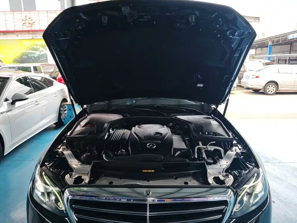 Mercedes-Benz E-Class 2019 — фото 20
