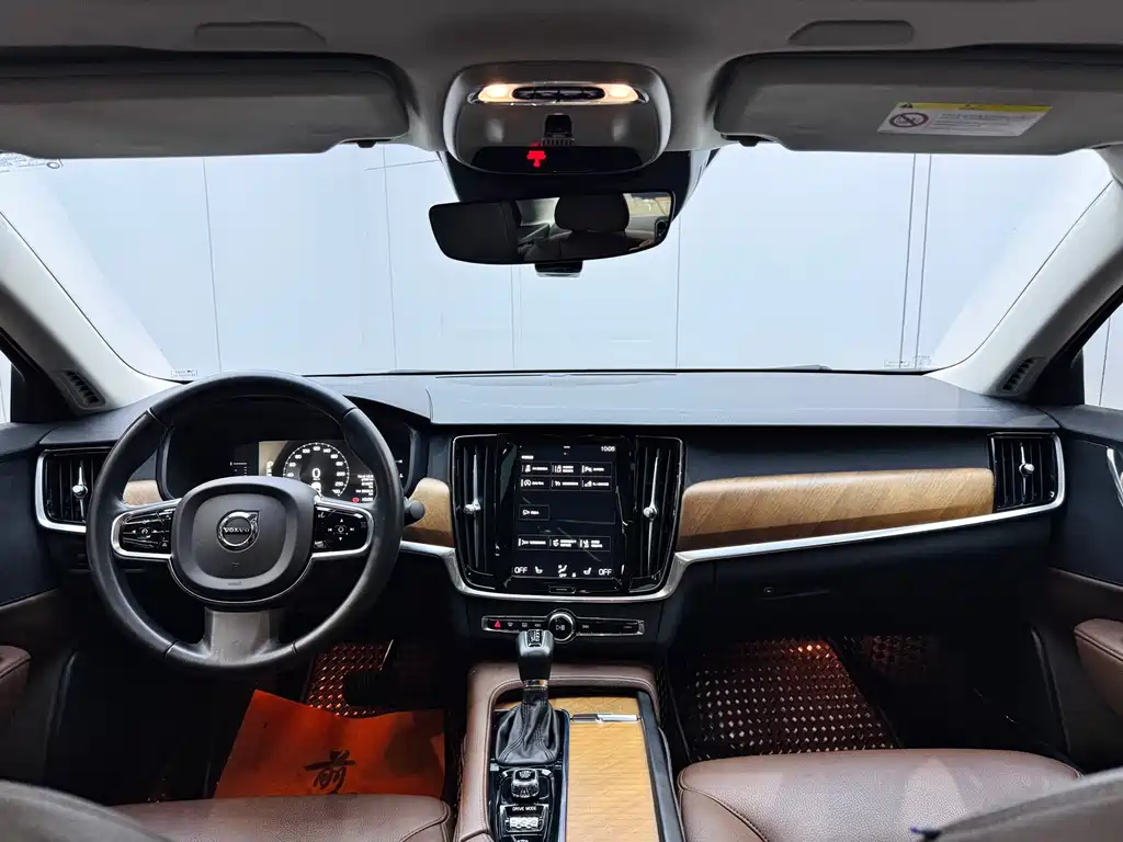 Volvo S90 2019 — фото 16