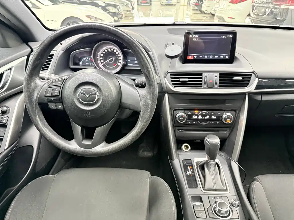 Mazda CX-4 2017 — фото 23