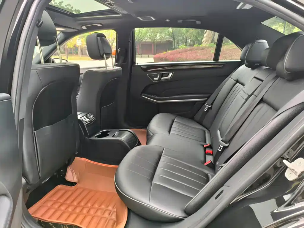 Mercedes-Benz E-Class 2015 — фото 12