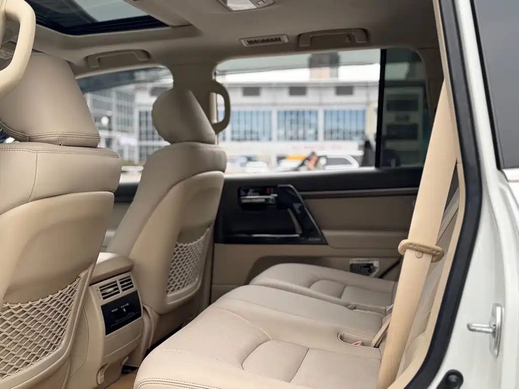 Toyota Land Cruiser 2019 — фото 12