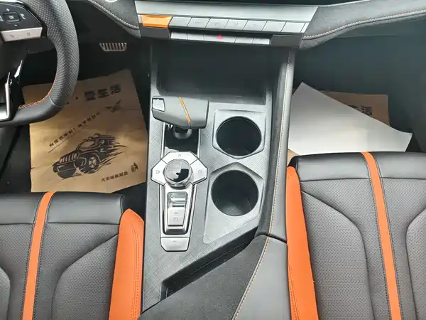 Changan UNI-V 2024