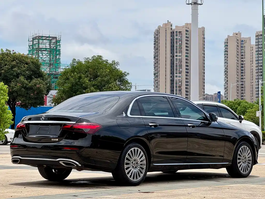 Mercedes-Benz E-Class 2023 — фото 14