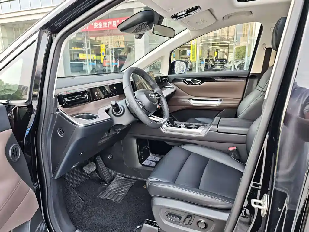 GAC Motor E8 PHEV 2024 — фото 16