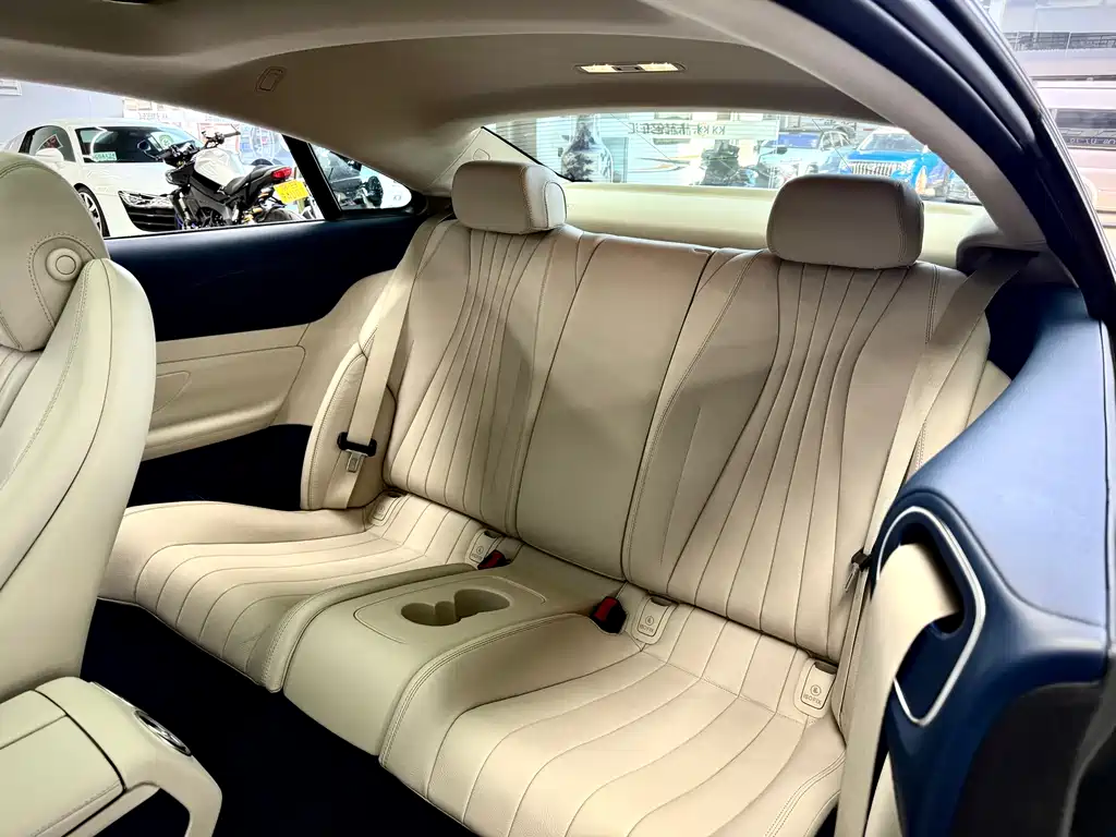 Mercedes-Benz E-Class 2023 — фото 10