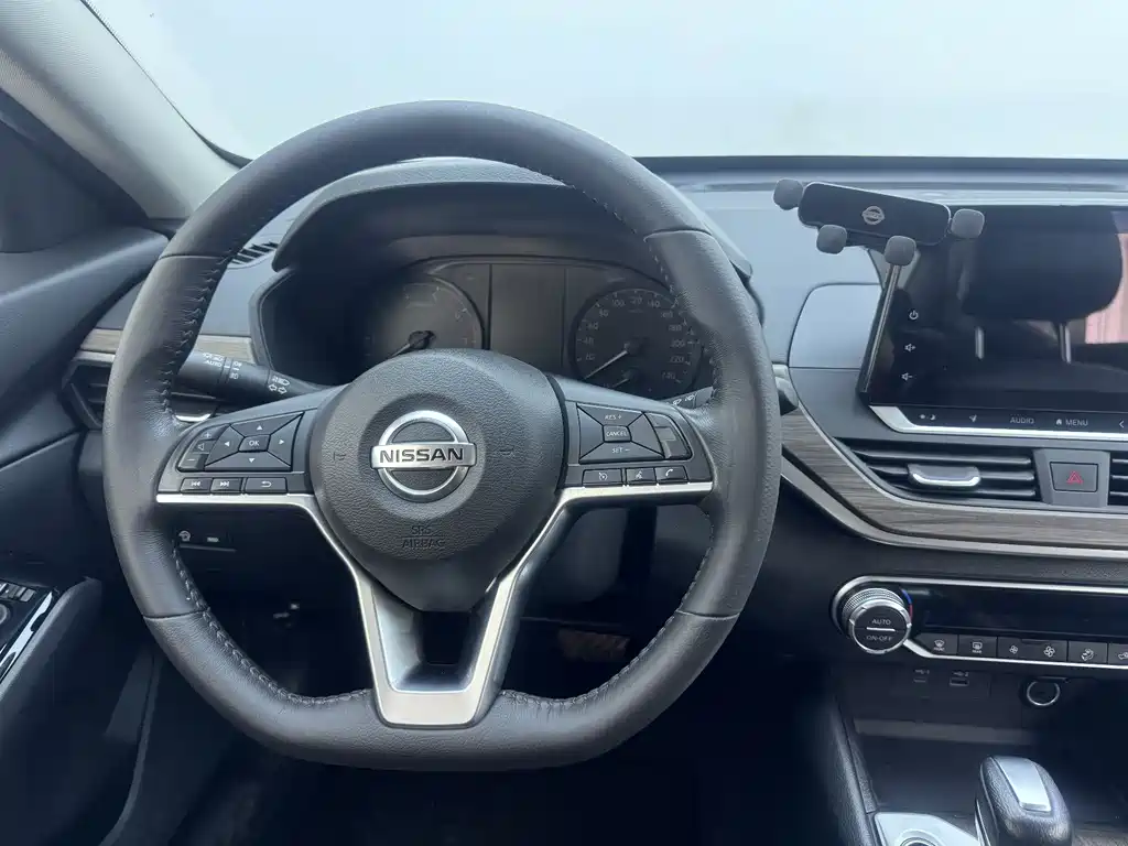Nissan Teana 2023