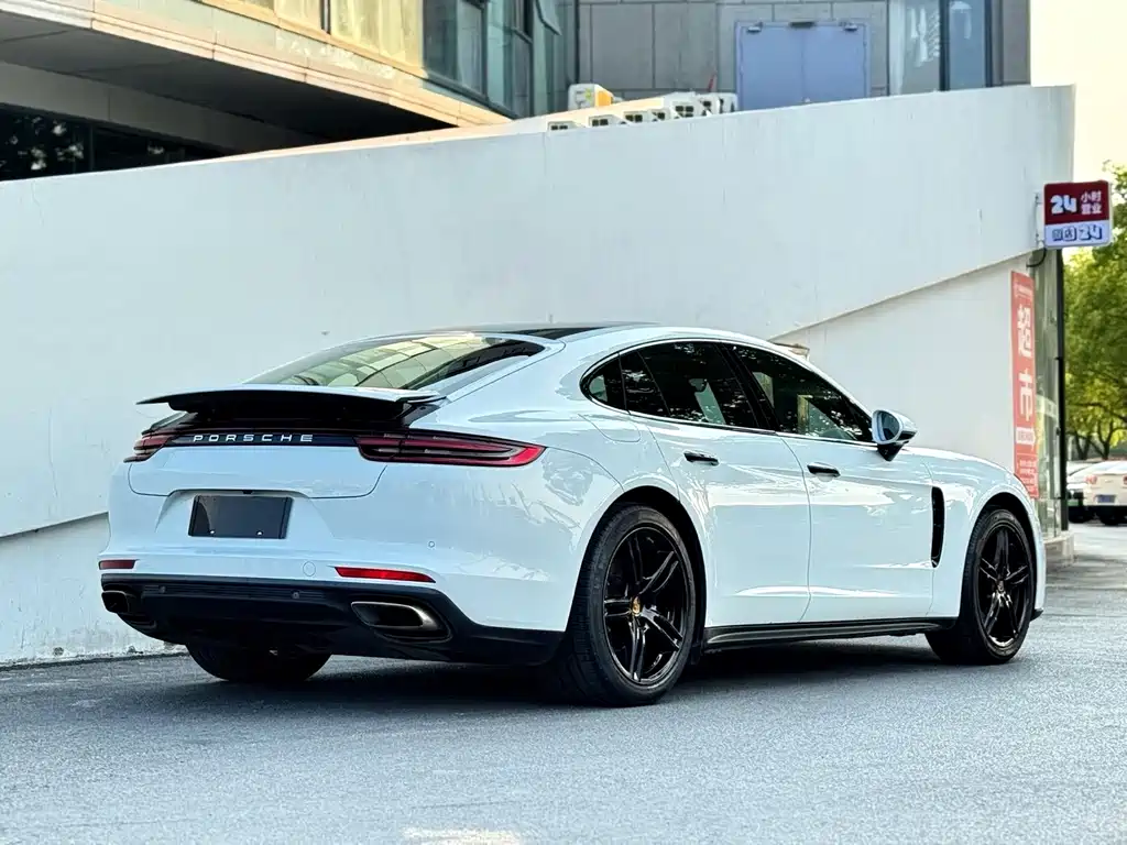 Porsche Panamera 2019 — фото 6