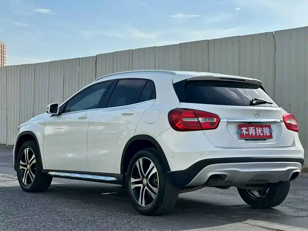 Mercedes-Benz GLA 2015