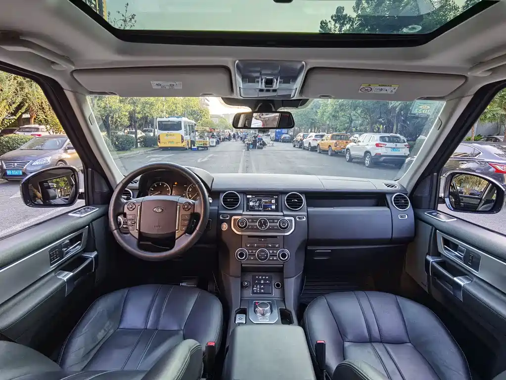 Land Rover Discovery 2016 — фото 10