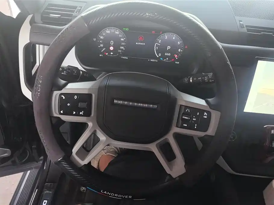 Land Rover Defender 2023 — фото 15