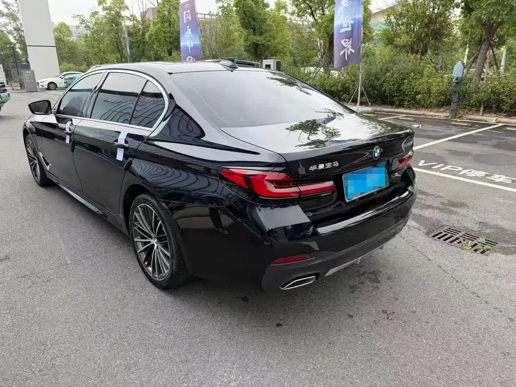 BMW 5 Series 2023 — фото 12
