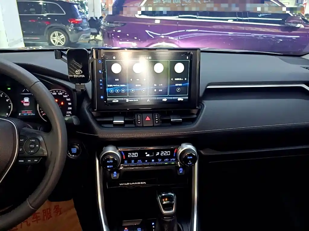 Toyota Wildlander 2022 — фото 13
