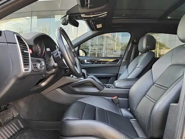 Porsche Cayenne 2021