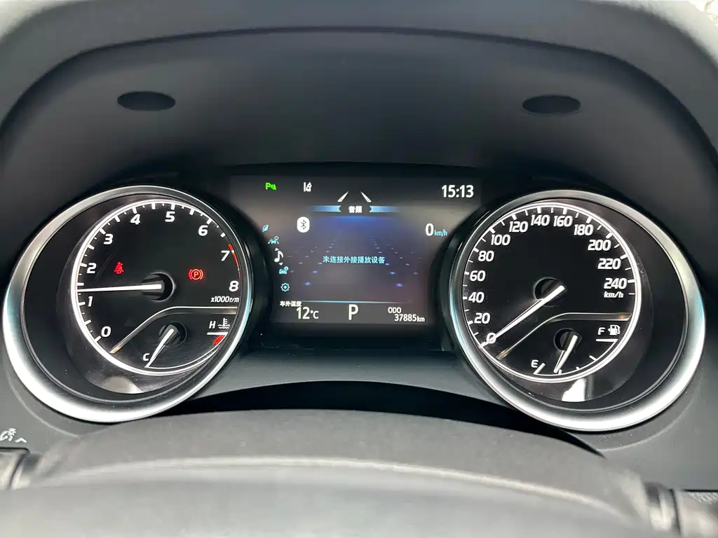Toyota Camry 2023 — фото 11