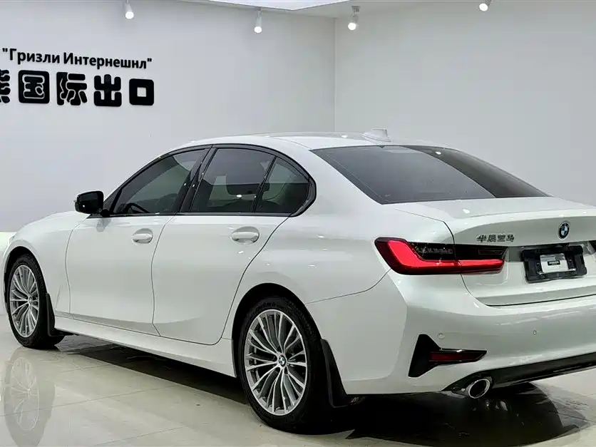 BMW 3 Series 2021