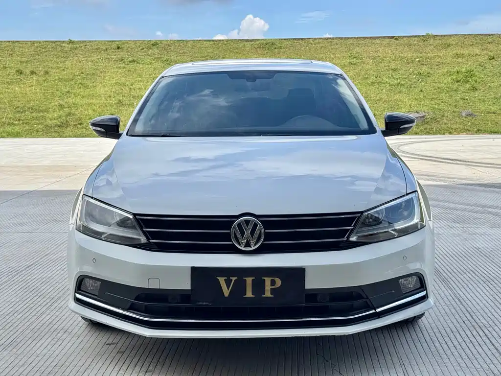 Volkswagen Sagitar 2018