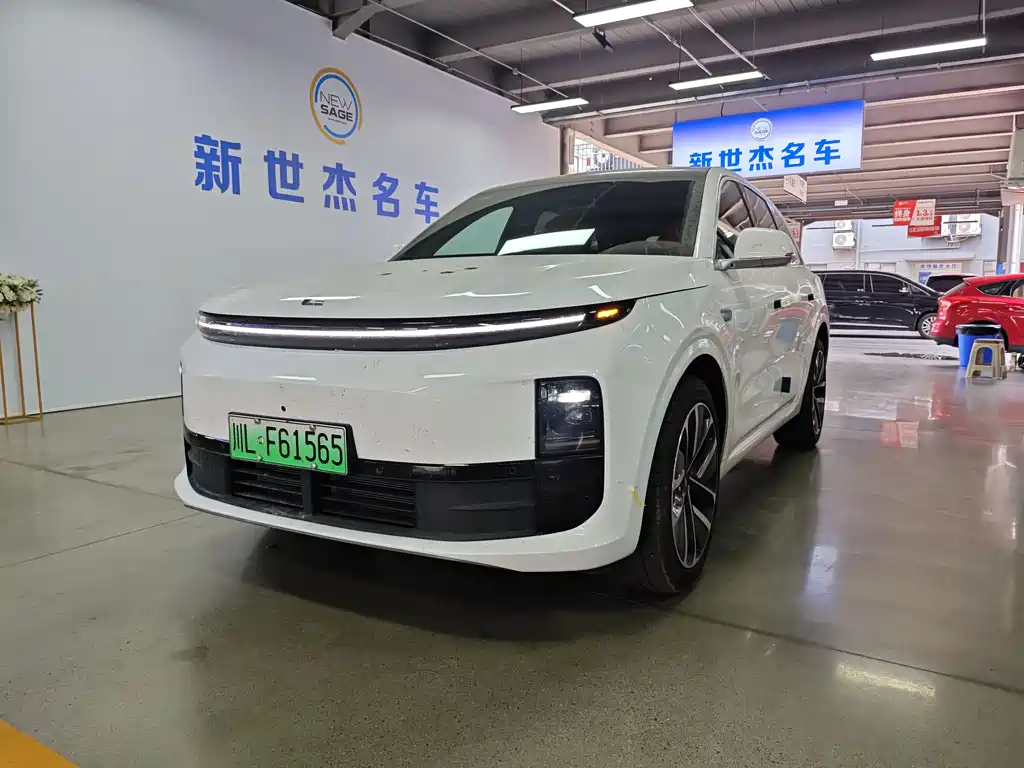 Li Auto Li L6 2025