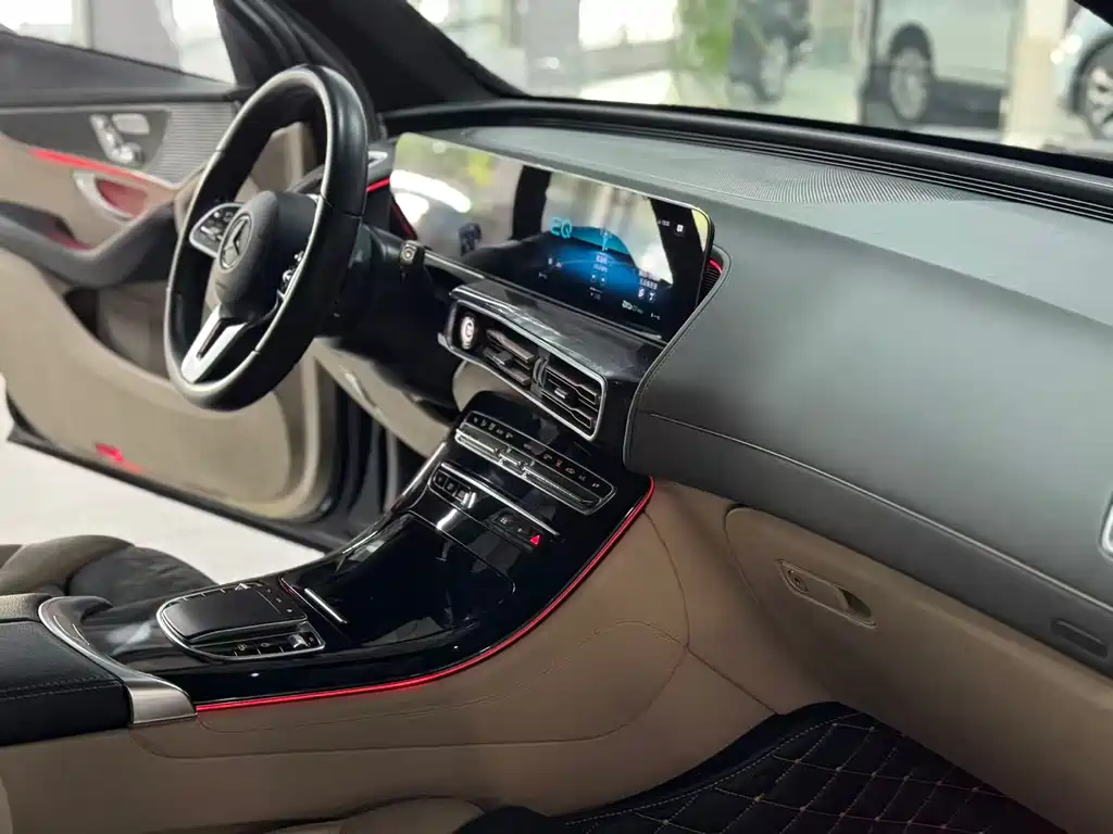 Mercedes-Benz EQC 2020