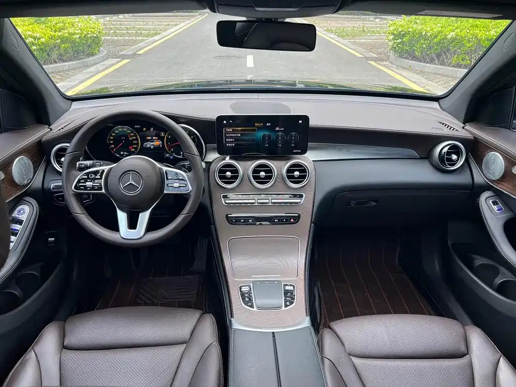 Mercedes-Benz GLC 2020 — фото 12