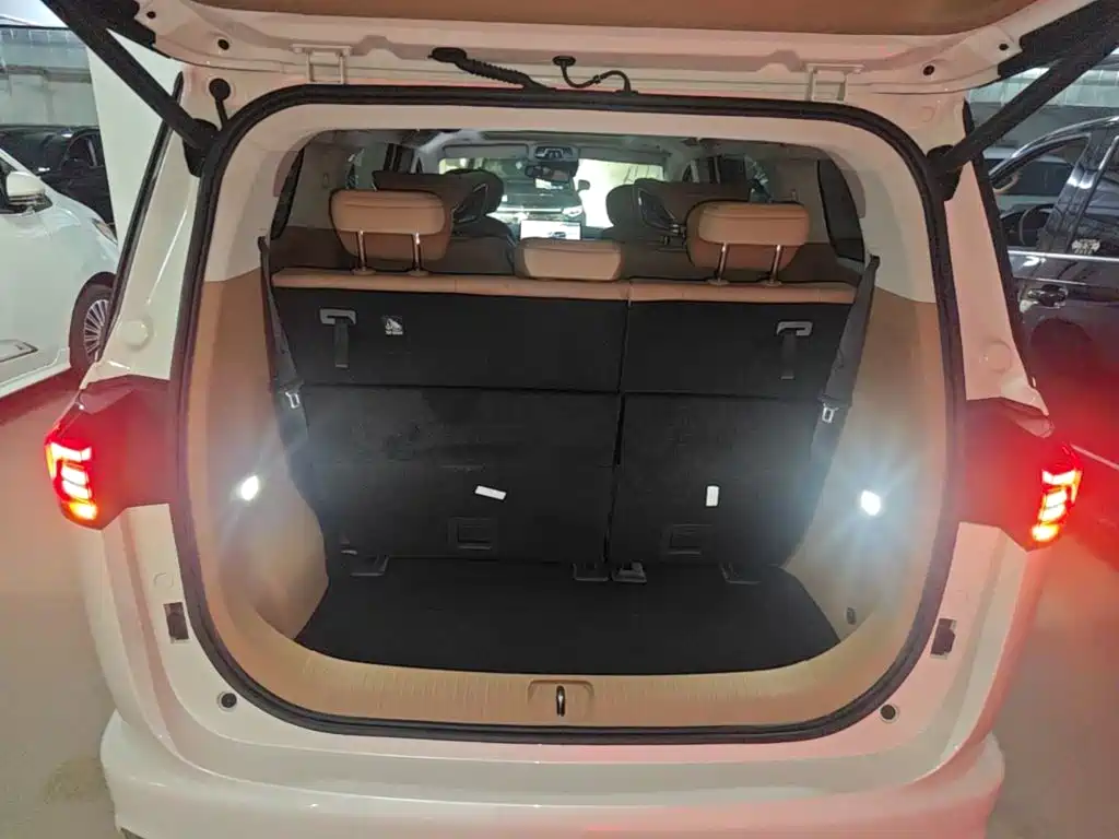 JAC Refine Refine RF8 PHEV 2025 — фото 19