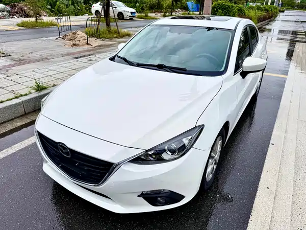 Mazda 3 Axela 2016