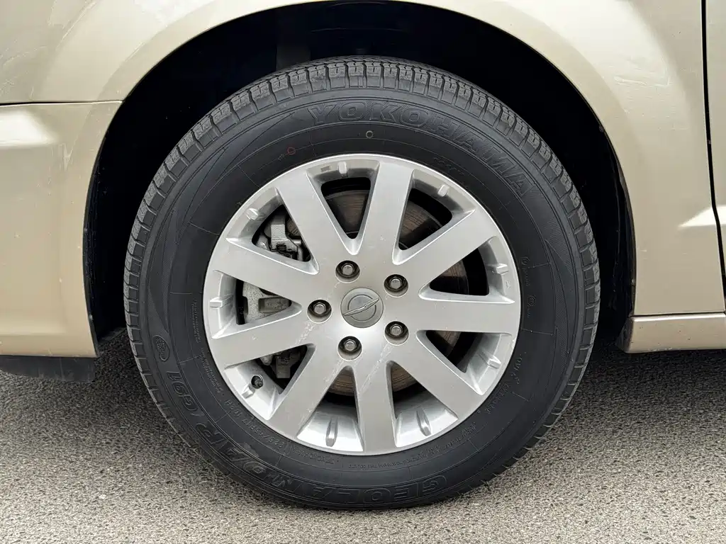 Chrysler Grand Voyager 2016 — фото 16
