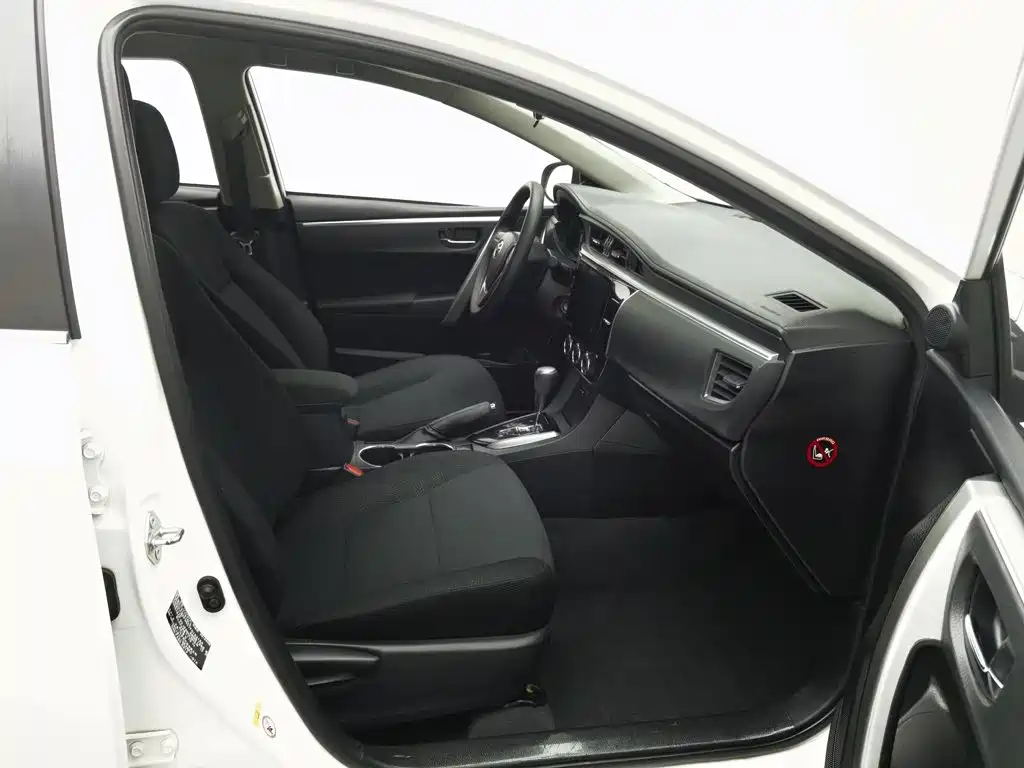 Toyota Corolla 2015 — фото 23