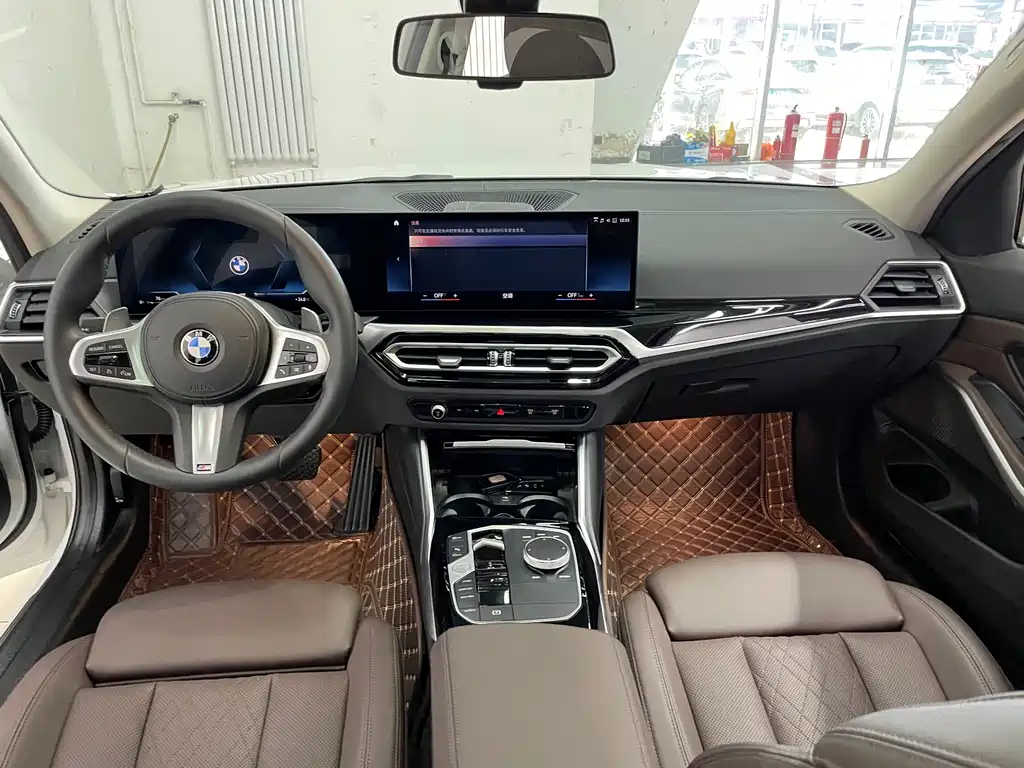 BMW 3 Series 2023 — фото 10