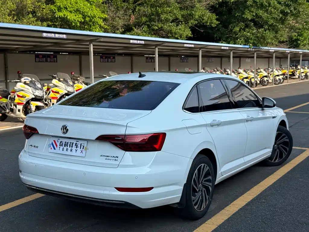 Volkswagen Sagitar 2021