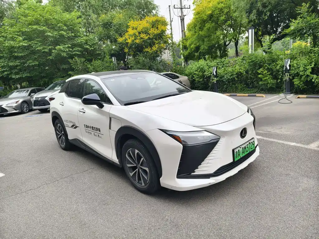 Lexus RZ 2023