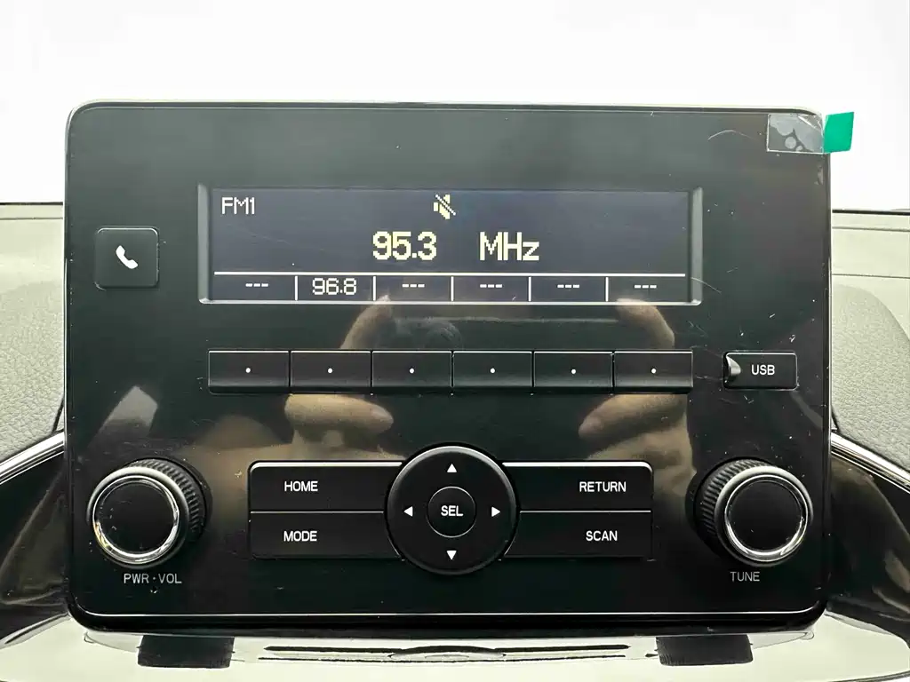 Toyota Yaris L 2023 — фото 14