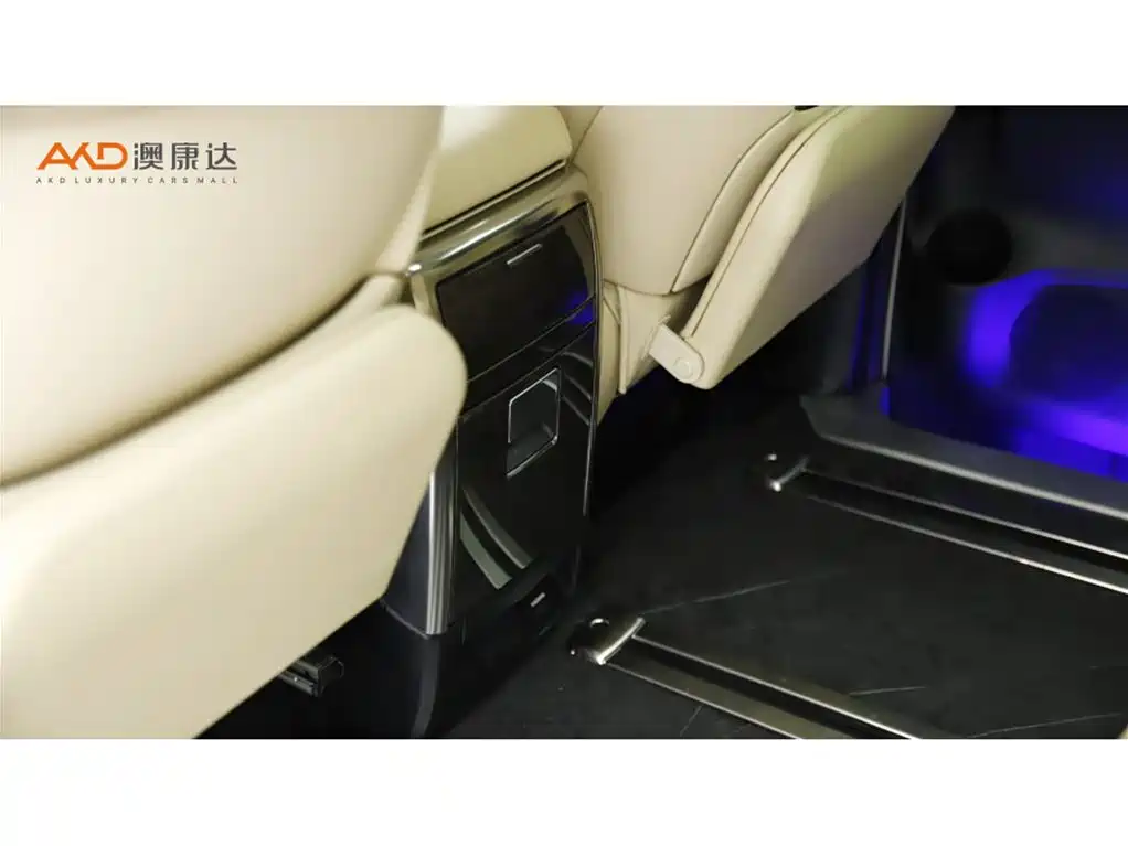 Toyota Vellfire 2022 — фото 10