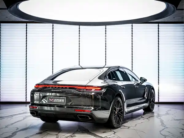 Porsche Panamera 2023