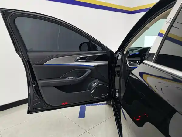 Hongqi H5 2024