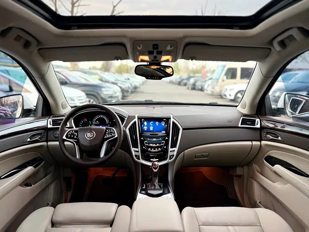 Cadillac SRX 2013 — фото 10