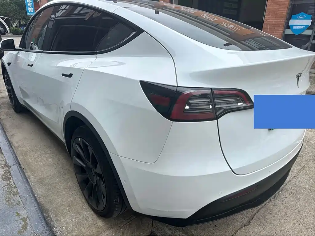 Tesla Model Y 2022 — фото 9