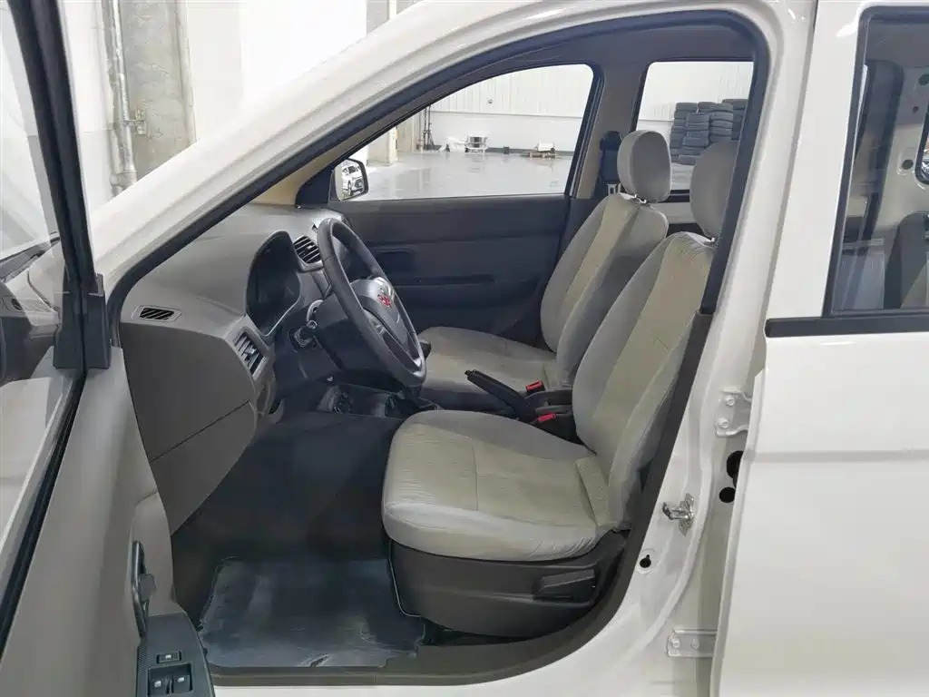 Wuling Hongguang 2024
