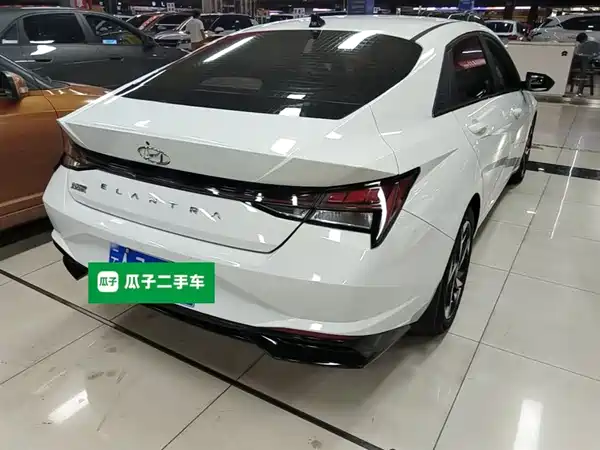Hyundai Elantra 2022