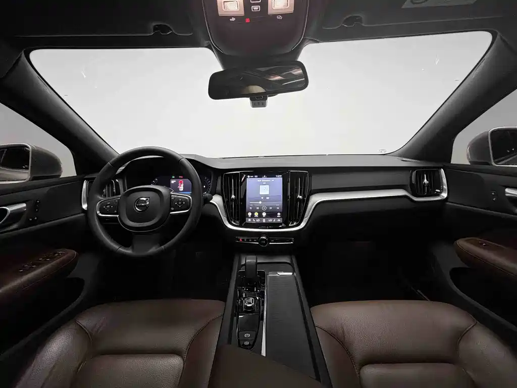 Volvo S60 2022 — фото 18