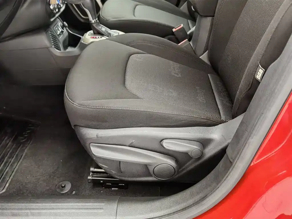 Jeep Renegade 2016 — фото 20